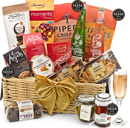 Large Treats & Snack Share Basket With Alcohol-Free Pressés